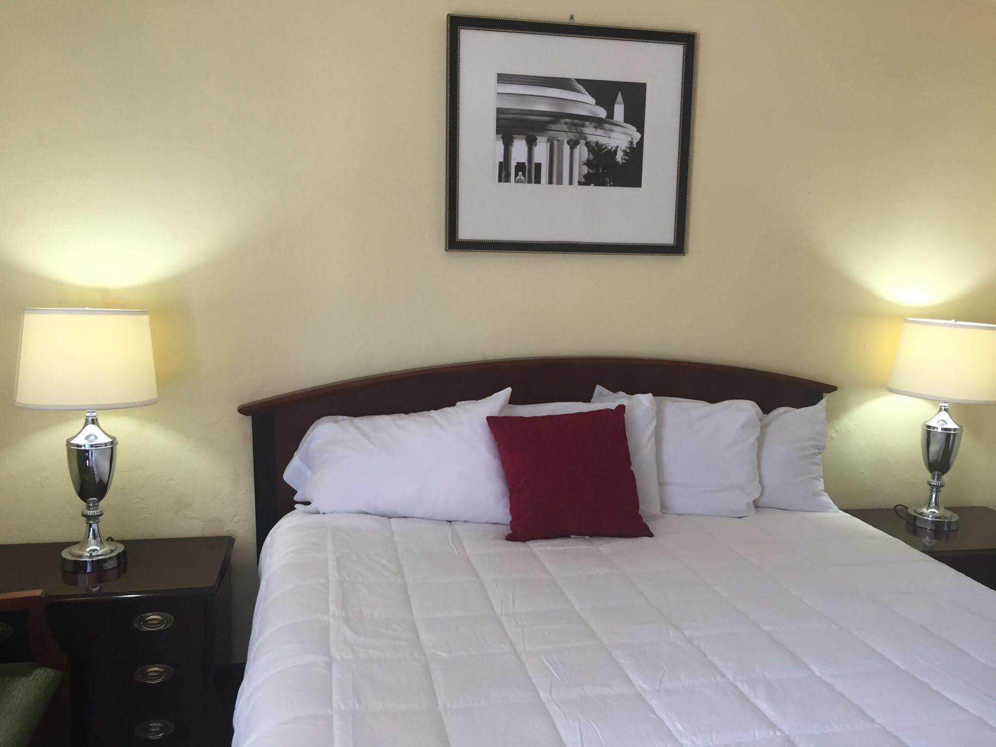 Family Inn Sarasota Bagian luar foto