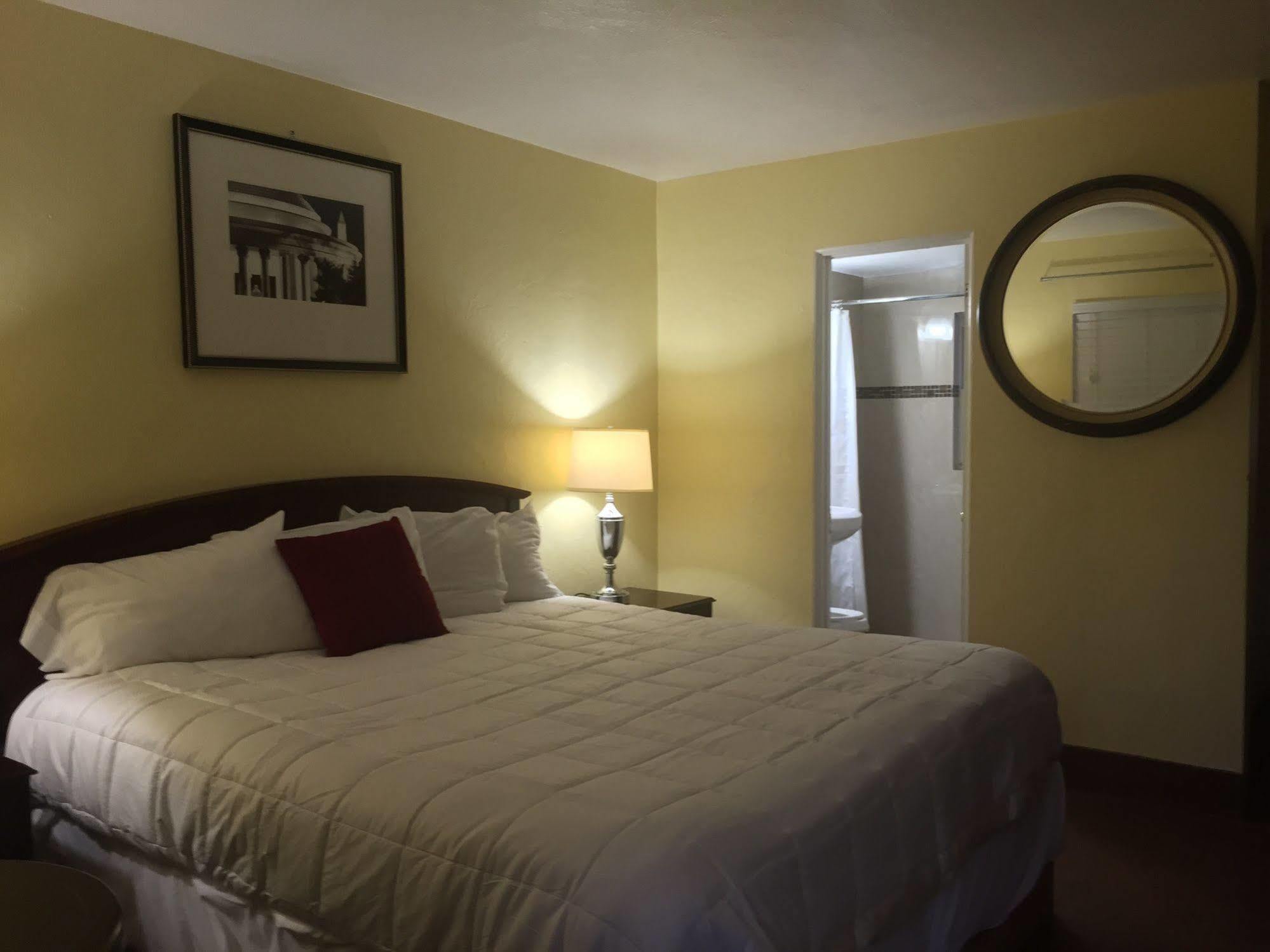 Family Inn Sarasota Bagian luar foto