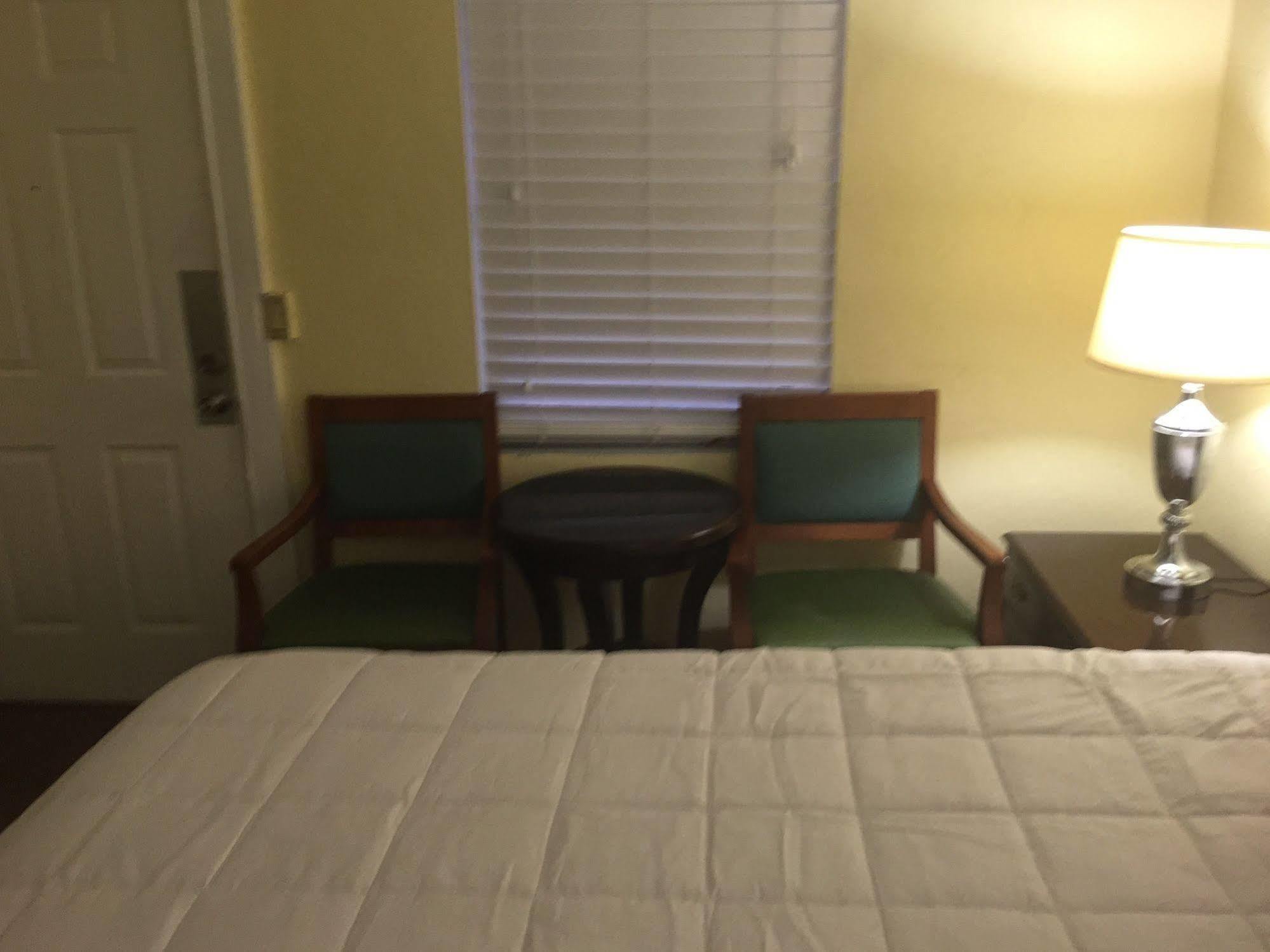 Family Inn Sarasota Bagian luar foto
